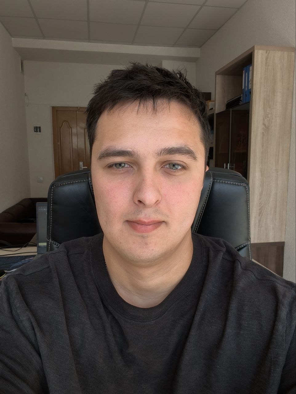 Ion, founder CHILLS și profesor de engleză