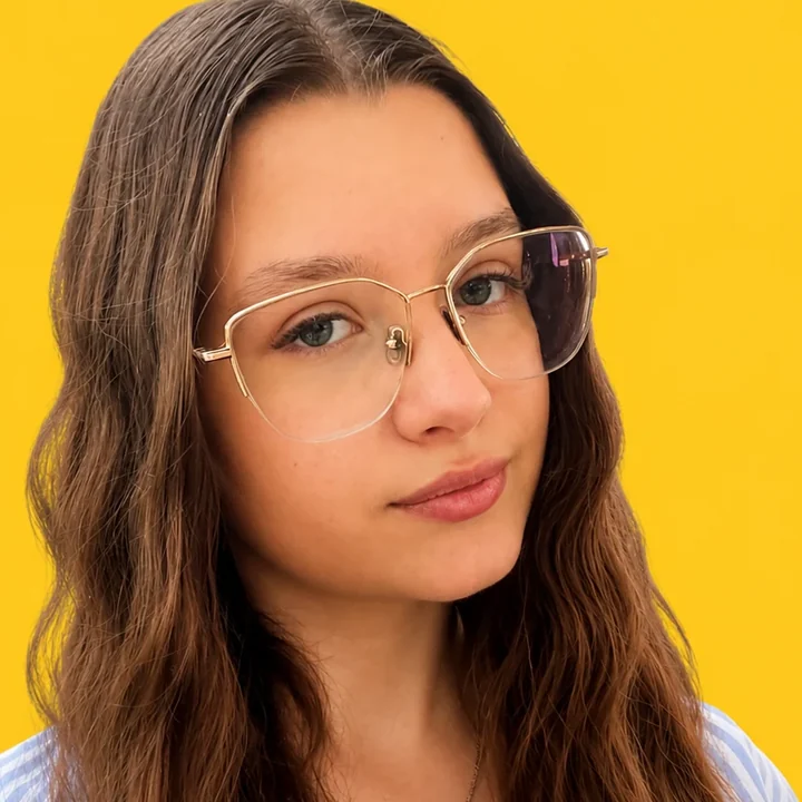 Roxana, profesoară de speaking și comunicare la CHILLS Center